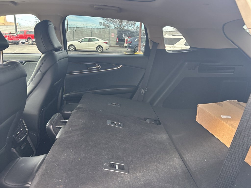 Used 2023 Lincoln Nautilus Reserve image 10