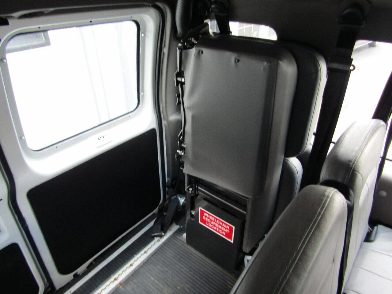 Used 2007 Ford E-350 and Econoline 350 Extended Super Duty image 24