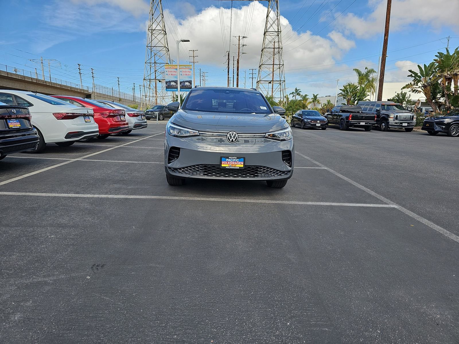 Used 2023 Volkswagen ID.4 Pro image 2