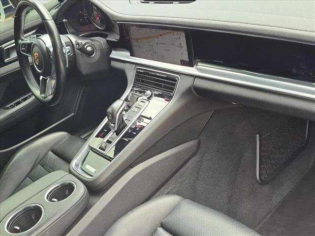 Used 2017 Porsche Panamera 4 AWD/4WD image 23