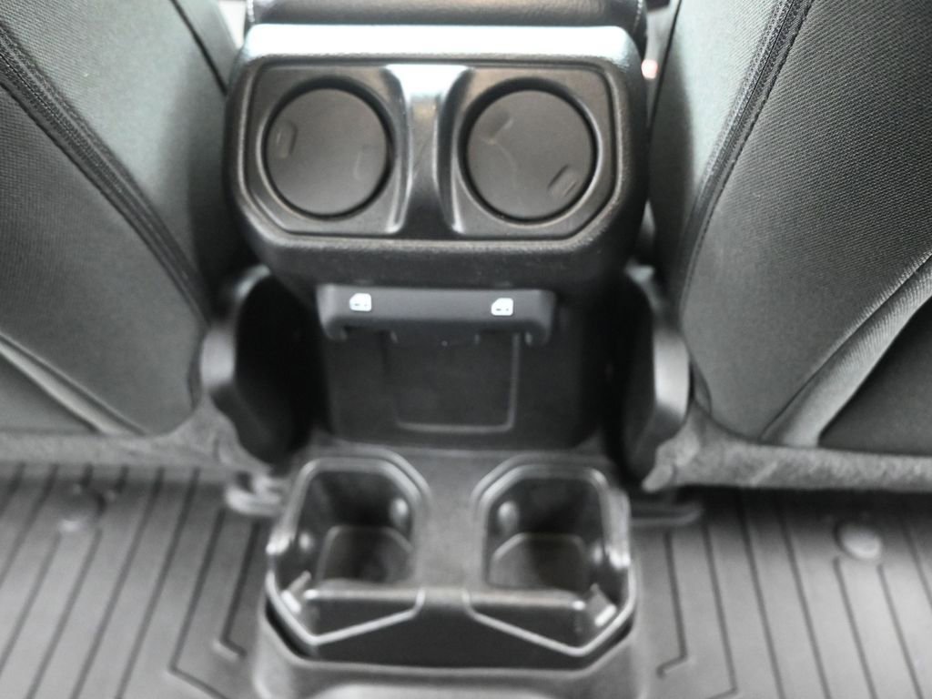Used 2021 Jeep Wrangler Unlimited Sport image 29
