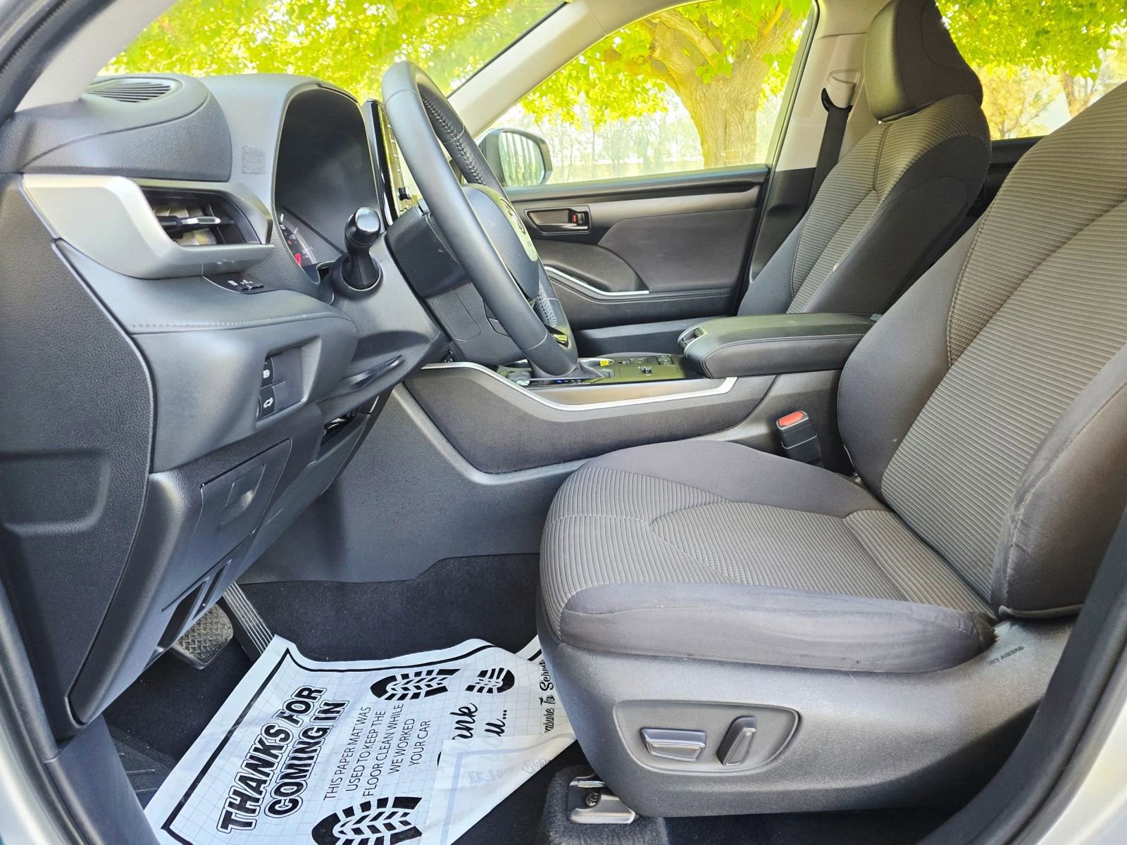 Used 2020 Toyota Highlander LE FWD image 10