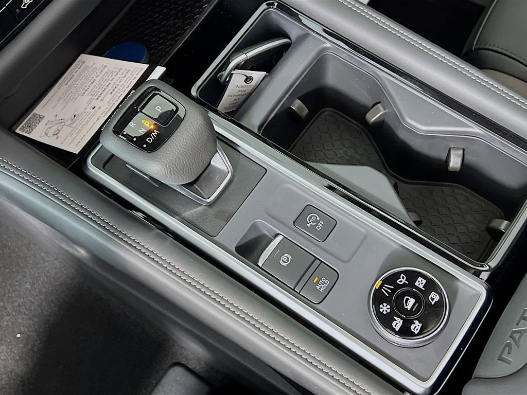 New 2026 Nissan Pathfinder Platinum image 14