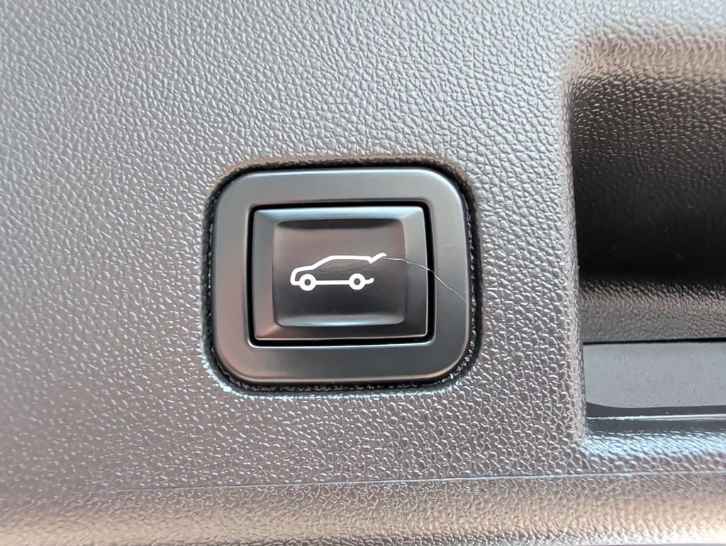 Used 2021 Chevrolet Equinox LT FWD image 20