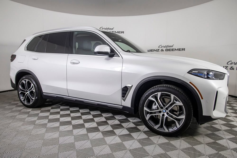 Used 2026 BMW X5 sDrive40i w/ Premium Package RWD image 2