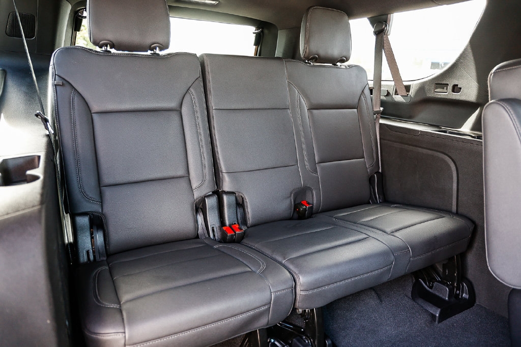 Used 2026 Chevrolet Suburban LT w/ Comfort Package AWD/4WD image 32