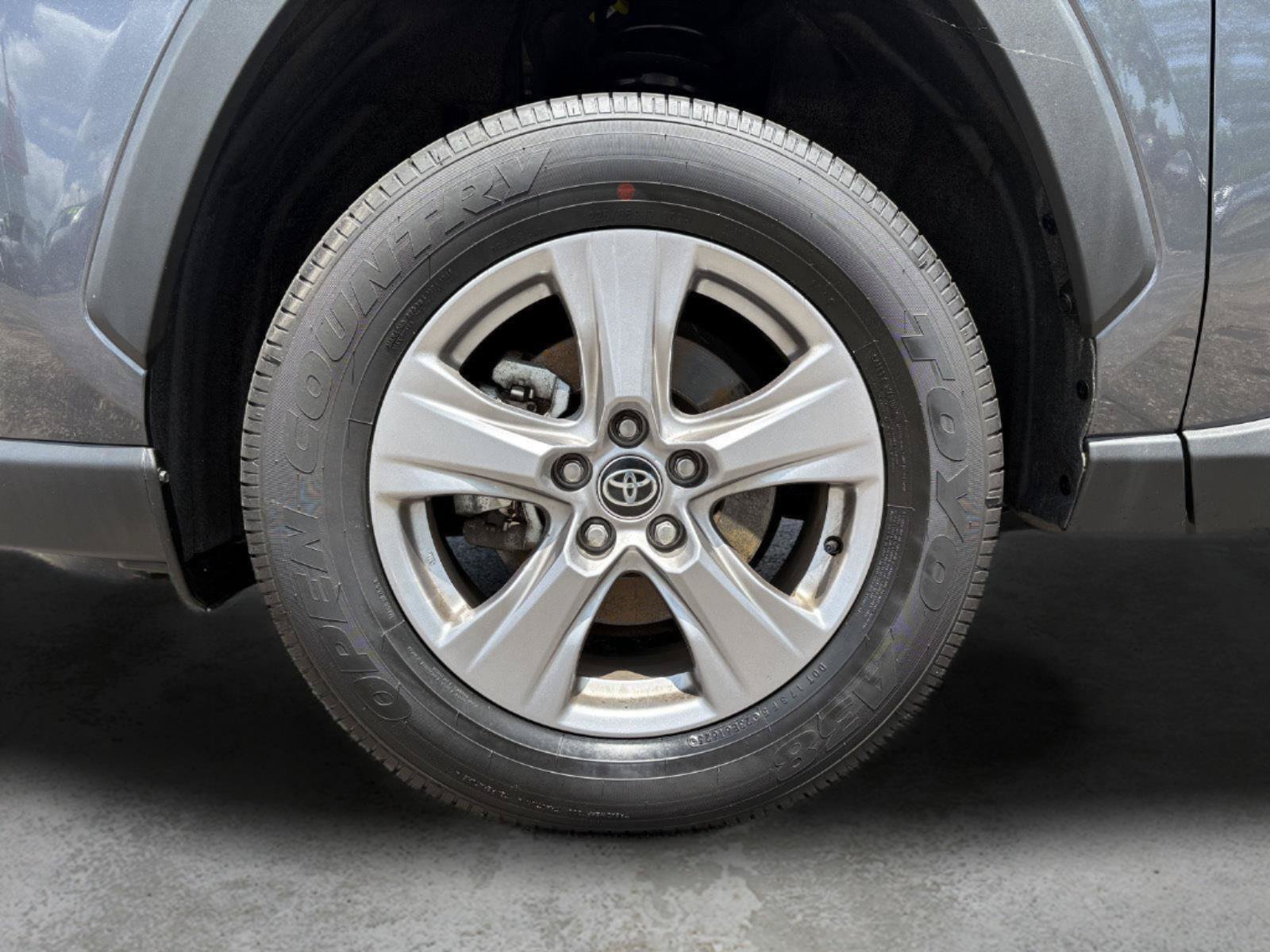 Used 2025 Toyota RAV4 XLE AWD/4WD image 21