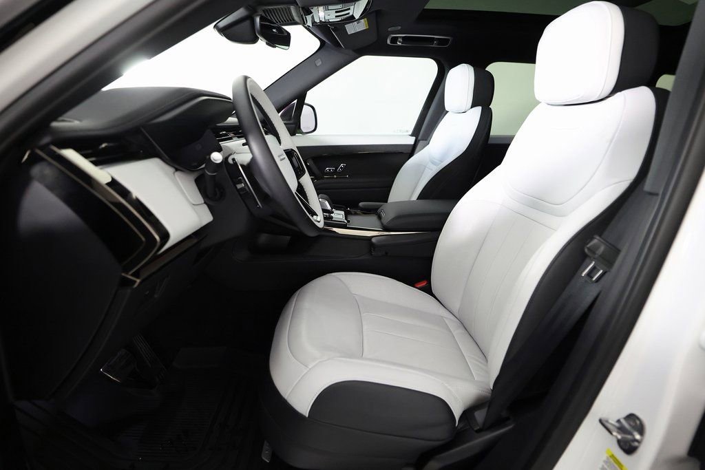 Used 2025 Land Rover Range Rover Sport Dynamic SE image 15