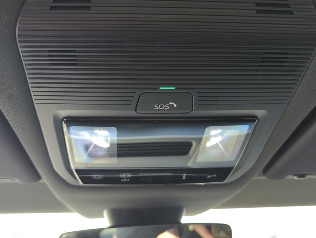 Used 2025 Volkswagen ID. Buzz Pro S RWD image 24