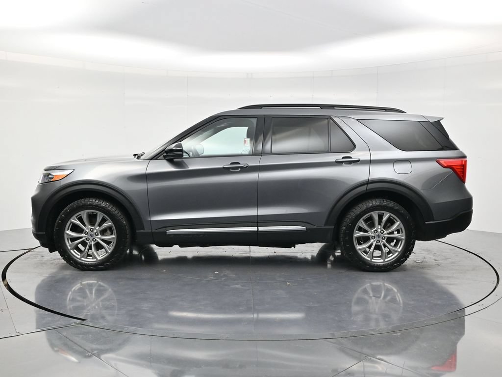 Used 2024 Ford Explorer XLT w/ Equipment Group 202A AWD/4WD image 8