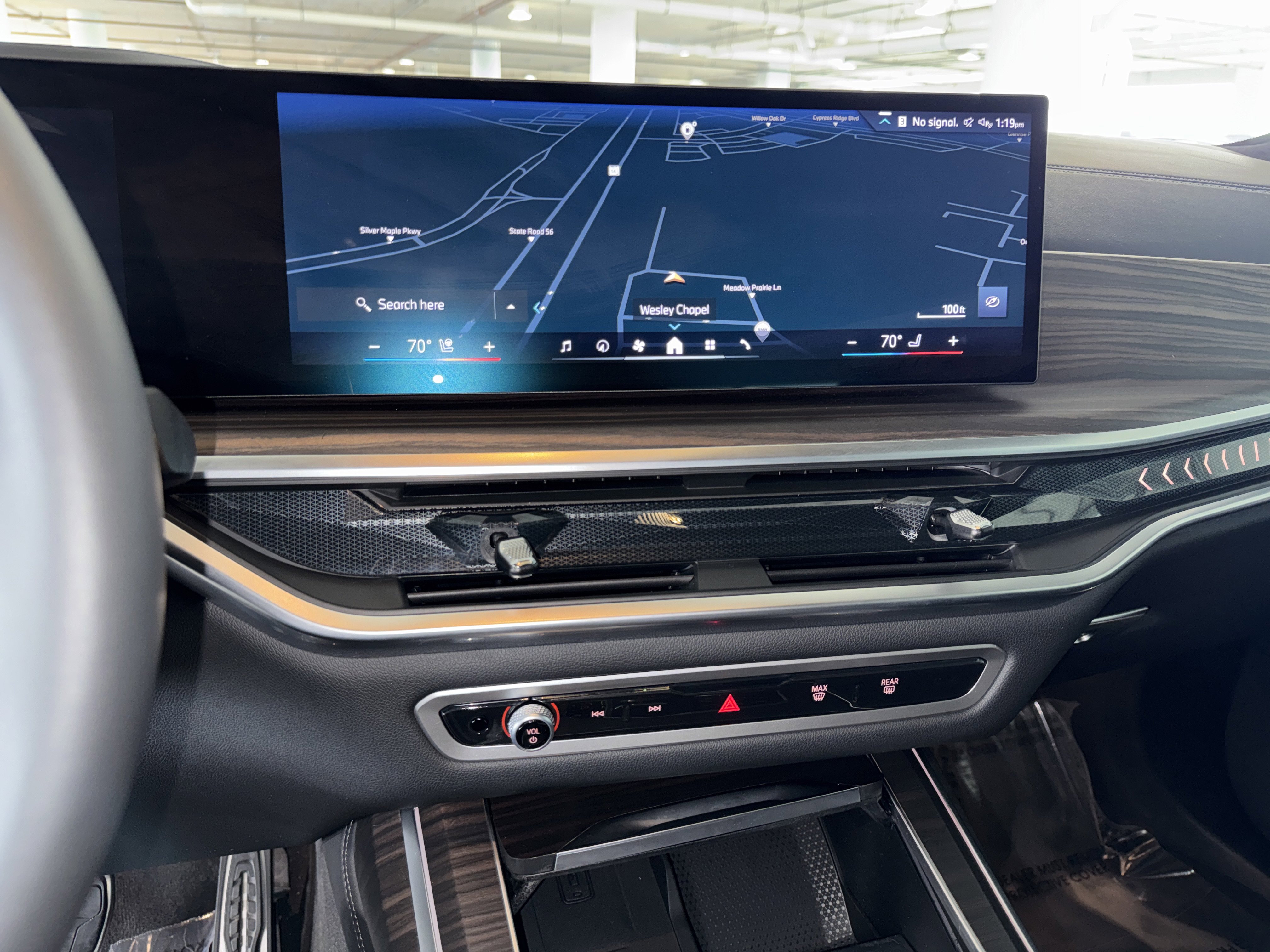 Certified 2025 BMW X7 xDrive40i w/ M Sport Package image 27