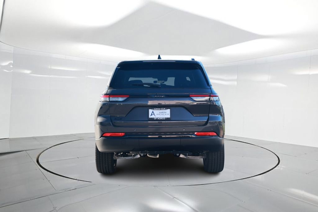 New 2025 Jeep Grand Cherokee Altitude image 3