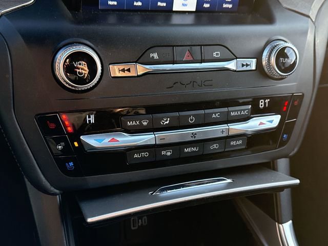 Used 2020 Ford Explorer Platinum w/ Premium Technology Package image 22