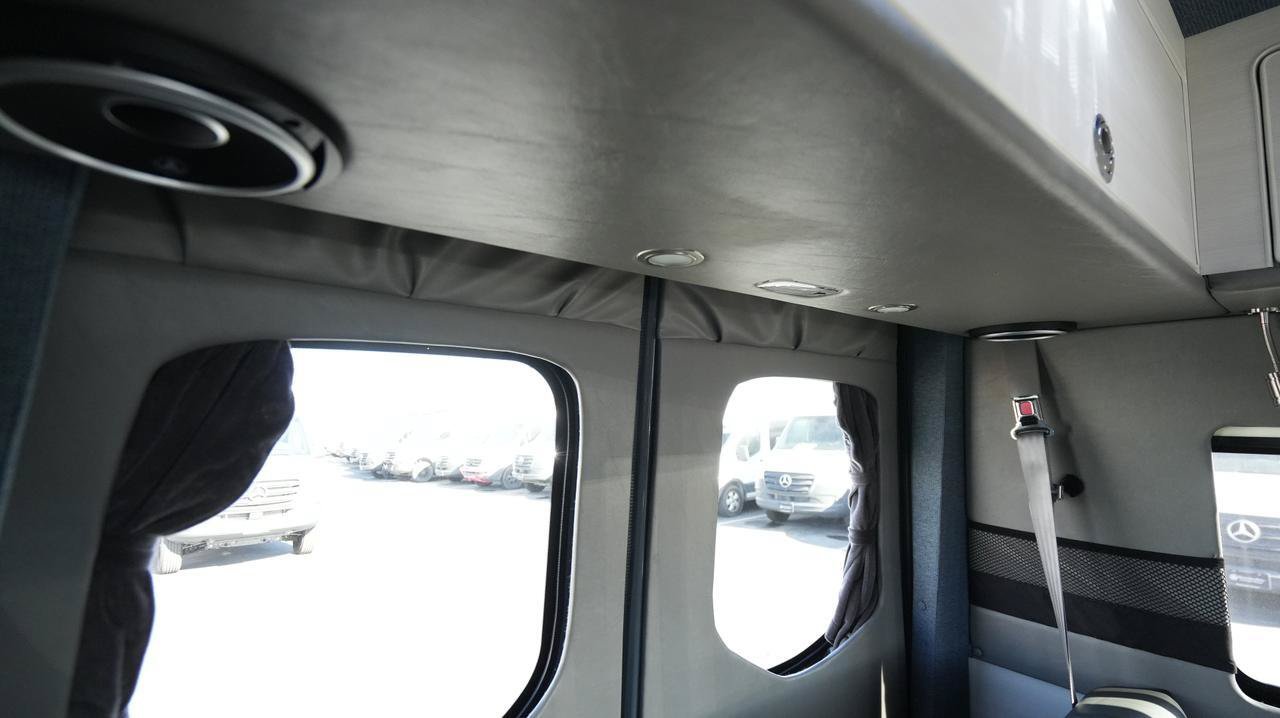 Used 2022 Mercedes-Benz Sprinter 2500 image 36