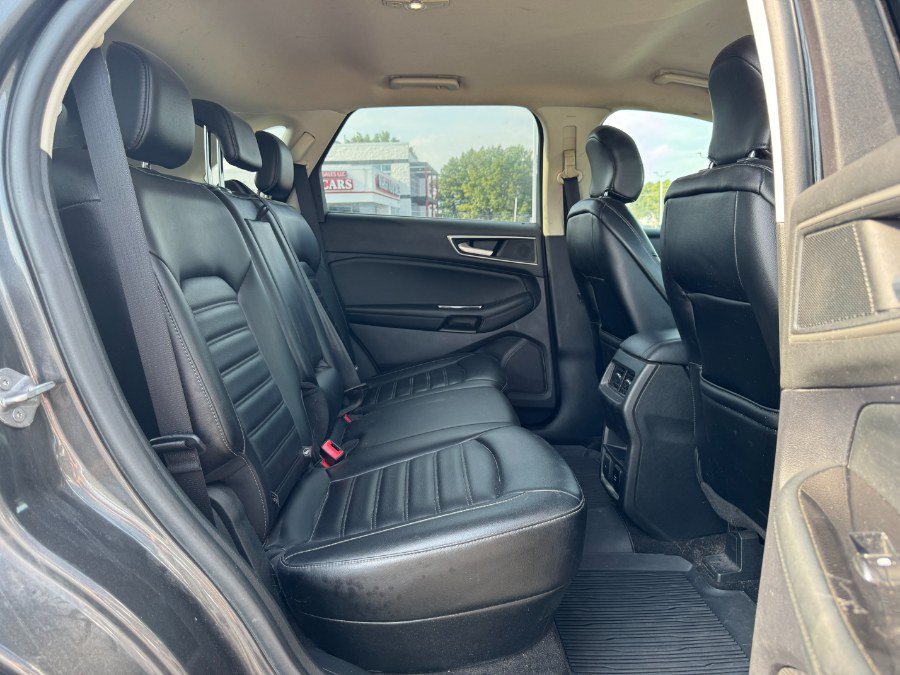 Used 2019 Ford Edge SEL w/ Equipment Group 201A AWD/4WD image 18