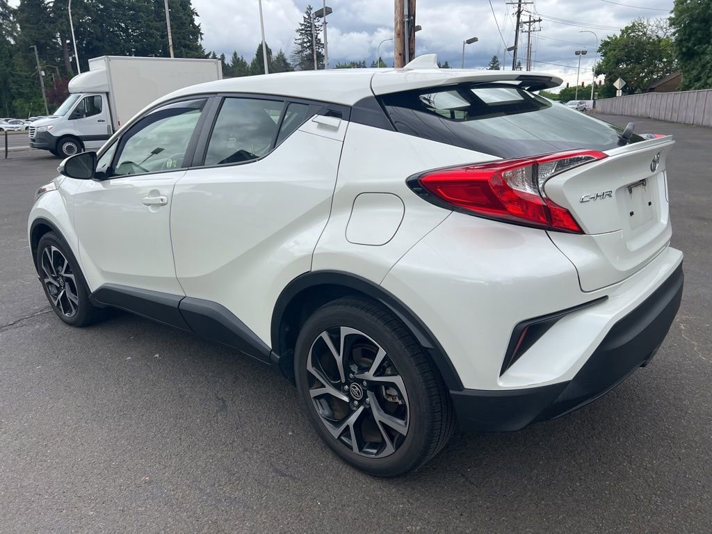 Used 2021 Toyota C-HR XLE FWD image 6