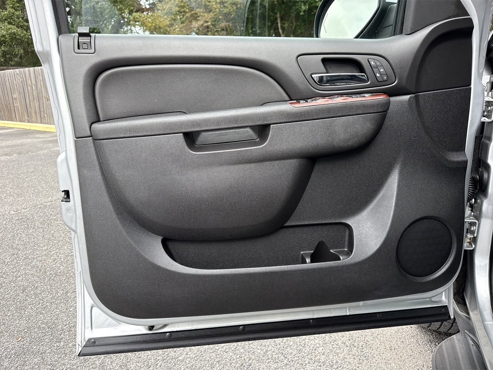 Used 2012 Chevrolet Suburban LT w/ Luxury Package image 16