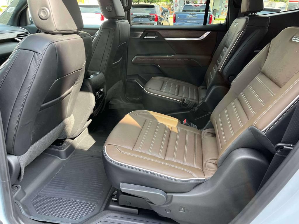 New 2027 GMC Acadia Denali Ultimate w/ LPO, Floor Liner Package AWD/4WD image 16