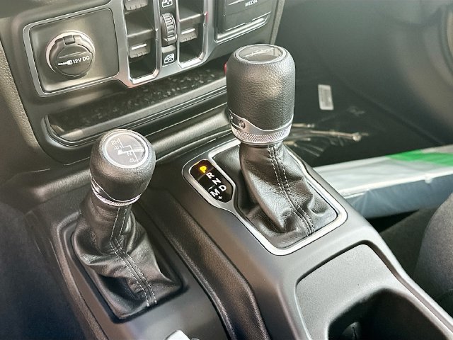 New 2026 Jeep Gladiator Sport AWD/4WD image 16