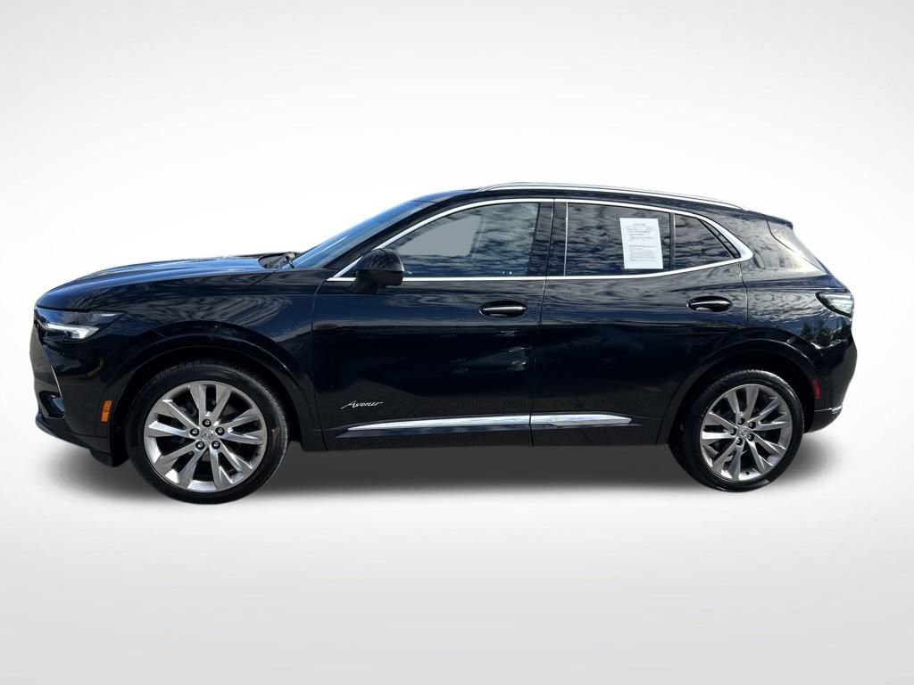 Used 2022 Buick Envision Avenir w/ Technology Package II image 2