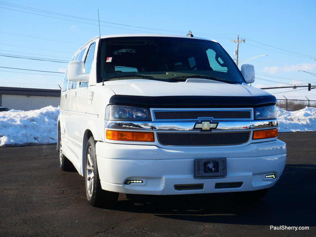 Used 2019 Chevrolet Express 2500 w/ Enhanced Convenience Package RWD image 20