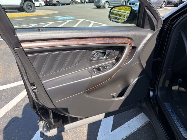 Used 2018 Ford Taurus Limited FWD image 12