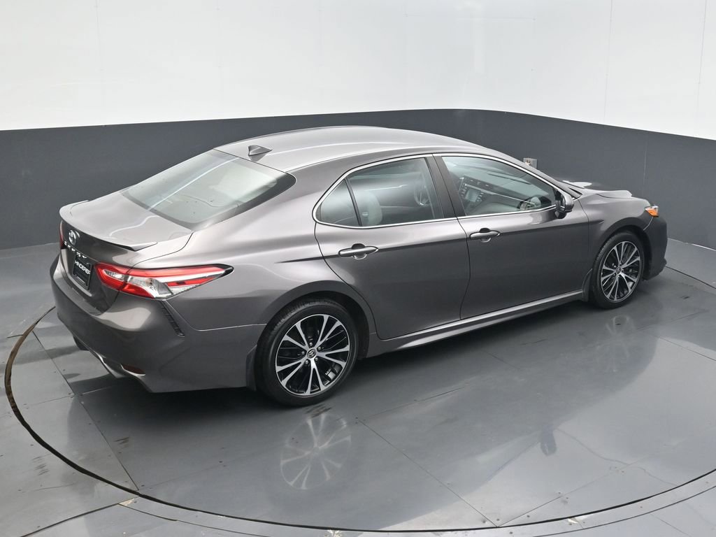 Used 2020 Toyota Camry SE FWD image 21