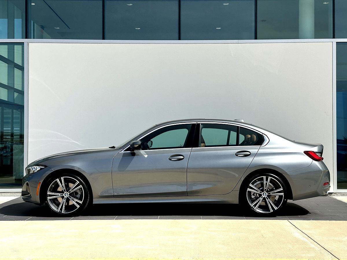 Certified 2024 BMW 330i Sedan image 8