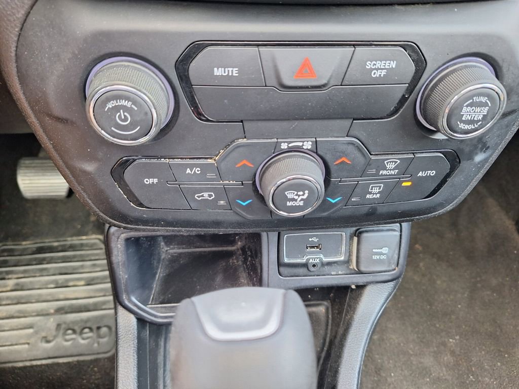 Used 2019 Jeep Renegade Altitude w/ Quick Order Package 2XM FWD image 17