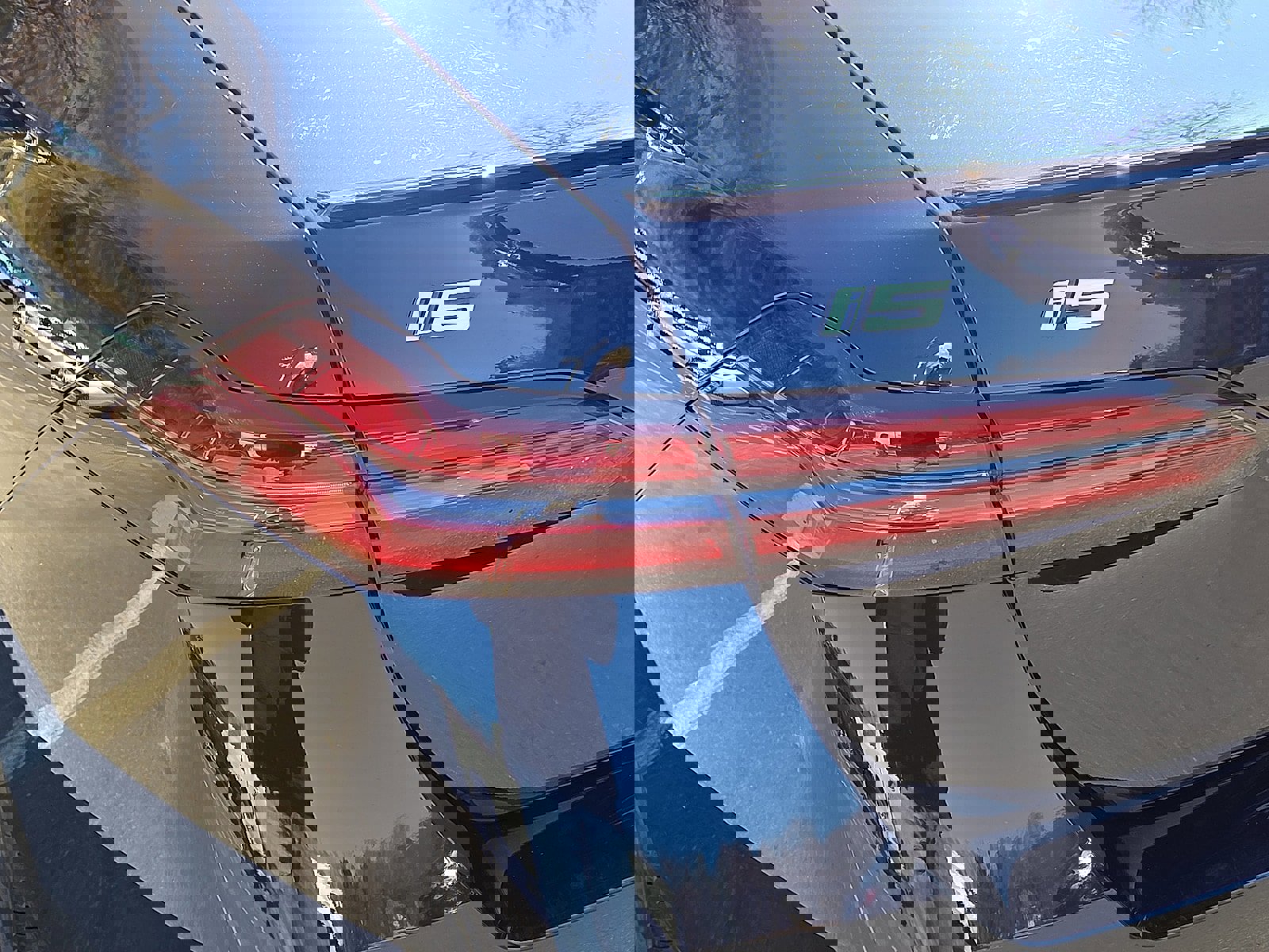 Used 2025 BMW i5 xDrive40 w/ Executive Package image 10