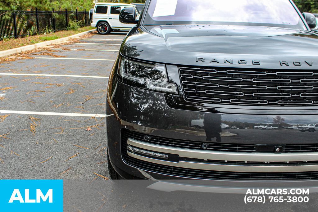 Used 2023 Land Rover Range Rover SE image 12