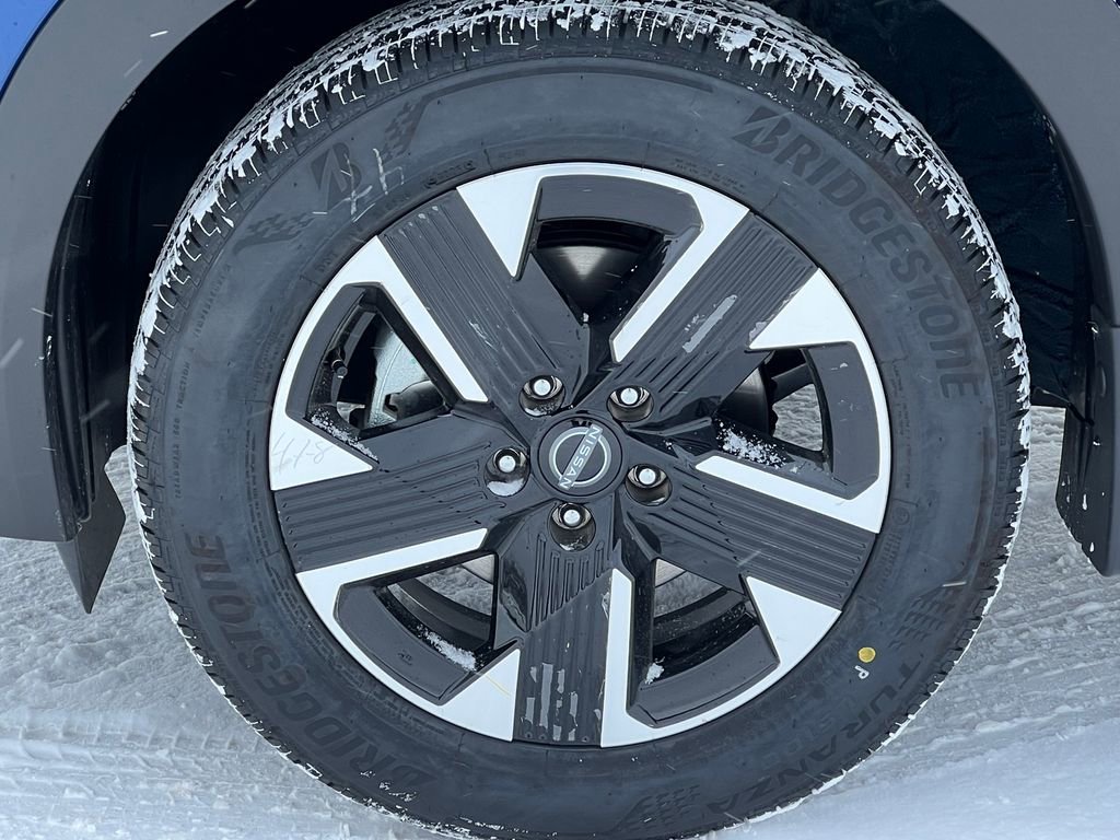 New 2026 Nissan Kicks SV w/ SV Premium Package image 6