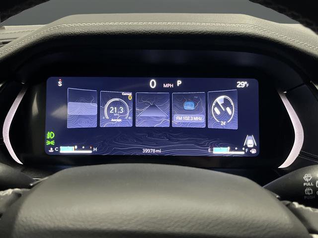 Used 2023 Jeep Grand Cherokee Limited w/ Luxury Tech Group II image 17