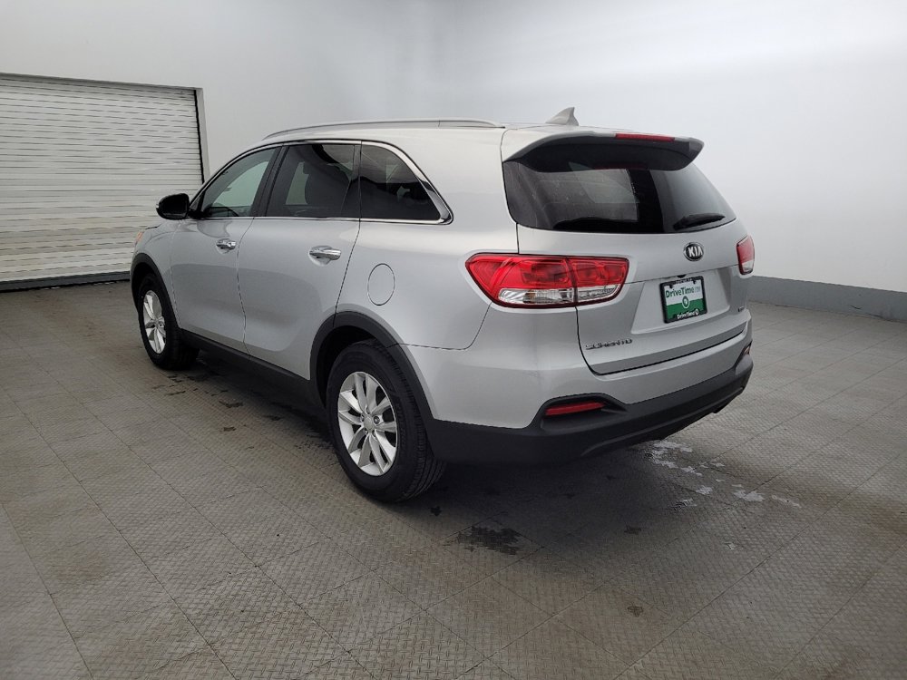Used 2016 Kia Sorento LX image 5