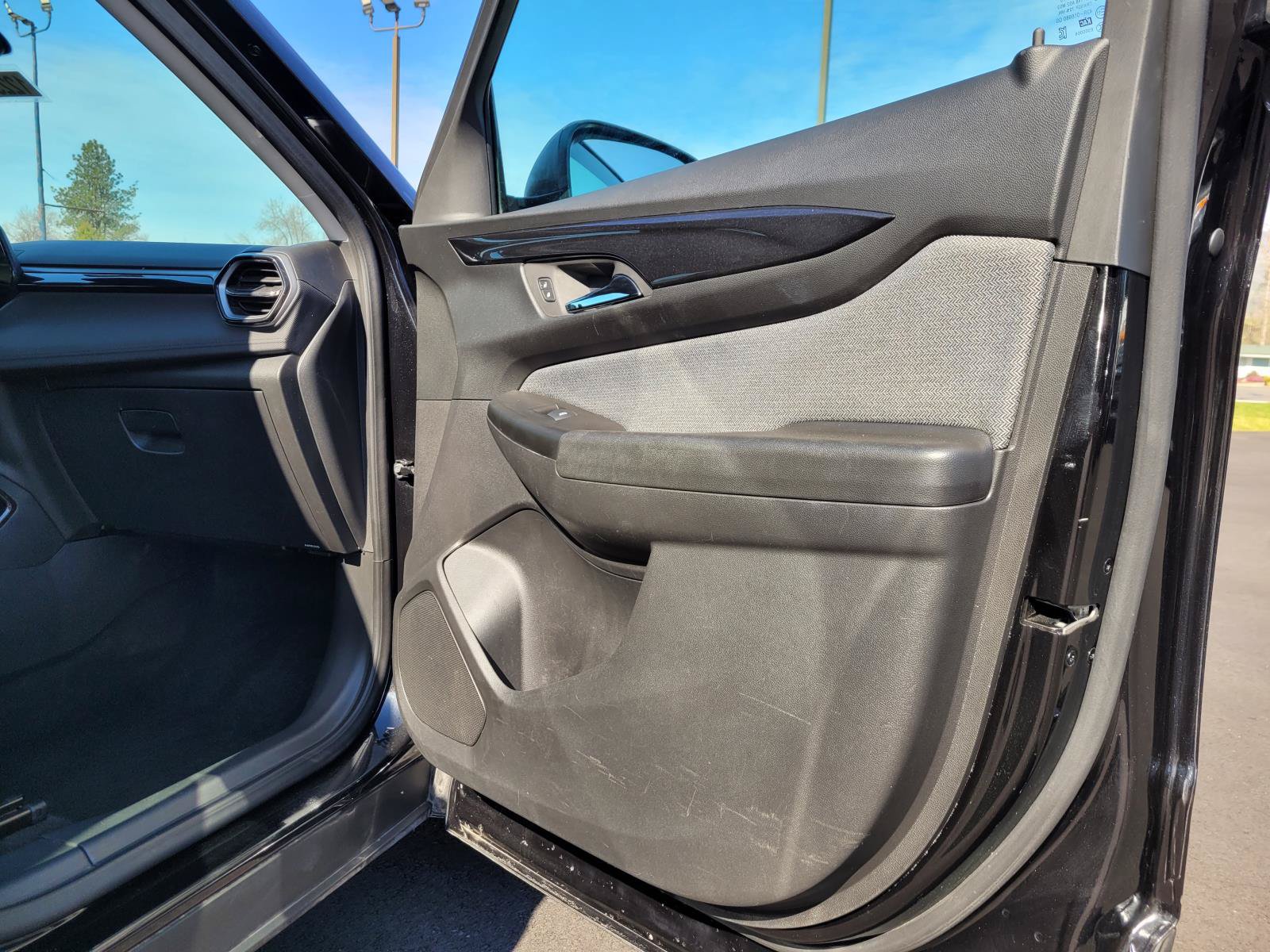 Used 2024 Chevrolet TrailBlazer LS FWD image 22