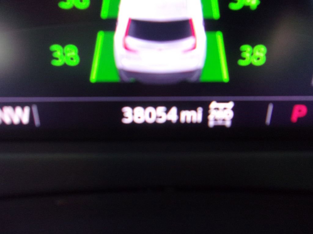 Used 2021 Cadillac XT4 Premium Luxury w/ Cold Weather Package image 10