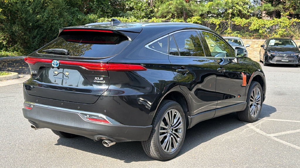 Used 2022 Toyota Venza XLE AWD/4WD image 4