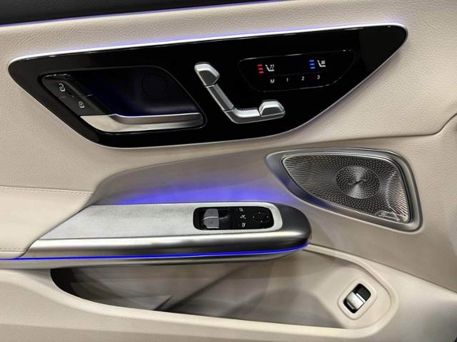 New 2026 Mercedes-Benz CLE 300 4MATIC Coupe image 13