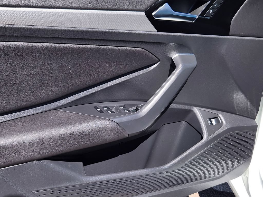 Certified 2020 Volkswagen Jetta R-Line w/ R-Line Cold Weather Package FWD image 19