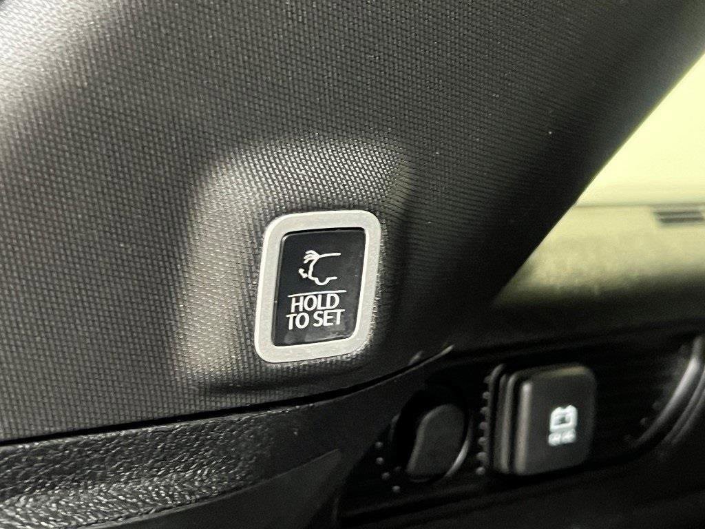 Used 2023 Jeep Grand Cherokee Altitude image 10