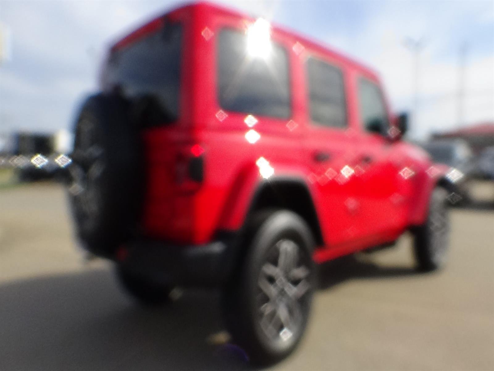 Used 2026 Jeep Wrangler Unlimited Sahara AWD/4WD image 7