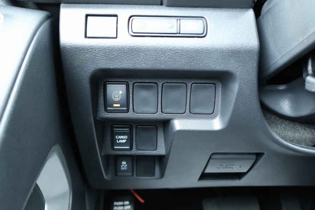 Certified 2025 Nissan Frontier SV image 17