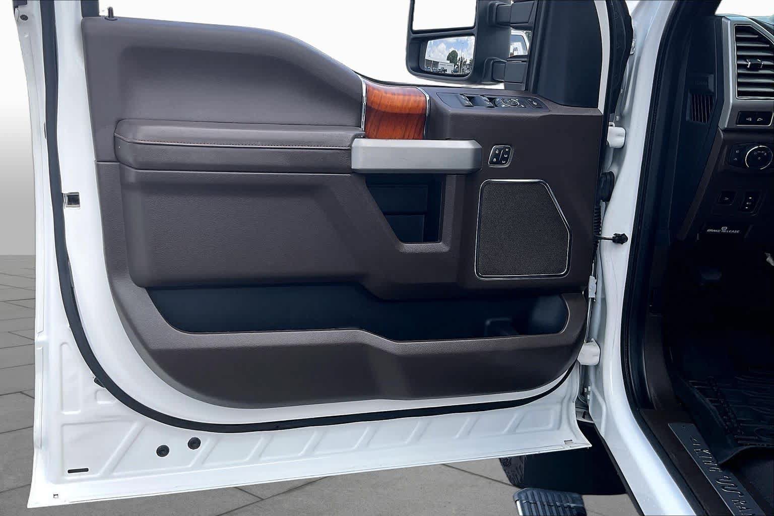 Used 2020 Ford F250 King Ranch w/ King Ranch Ultimate Package AWD/4WD image 21
