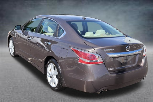Used 2015 Nissan Altima 2.5 SV w/ Convenience Package FWD image 18