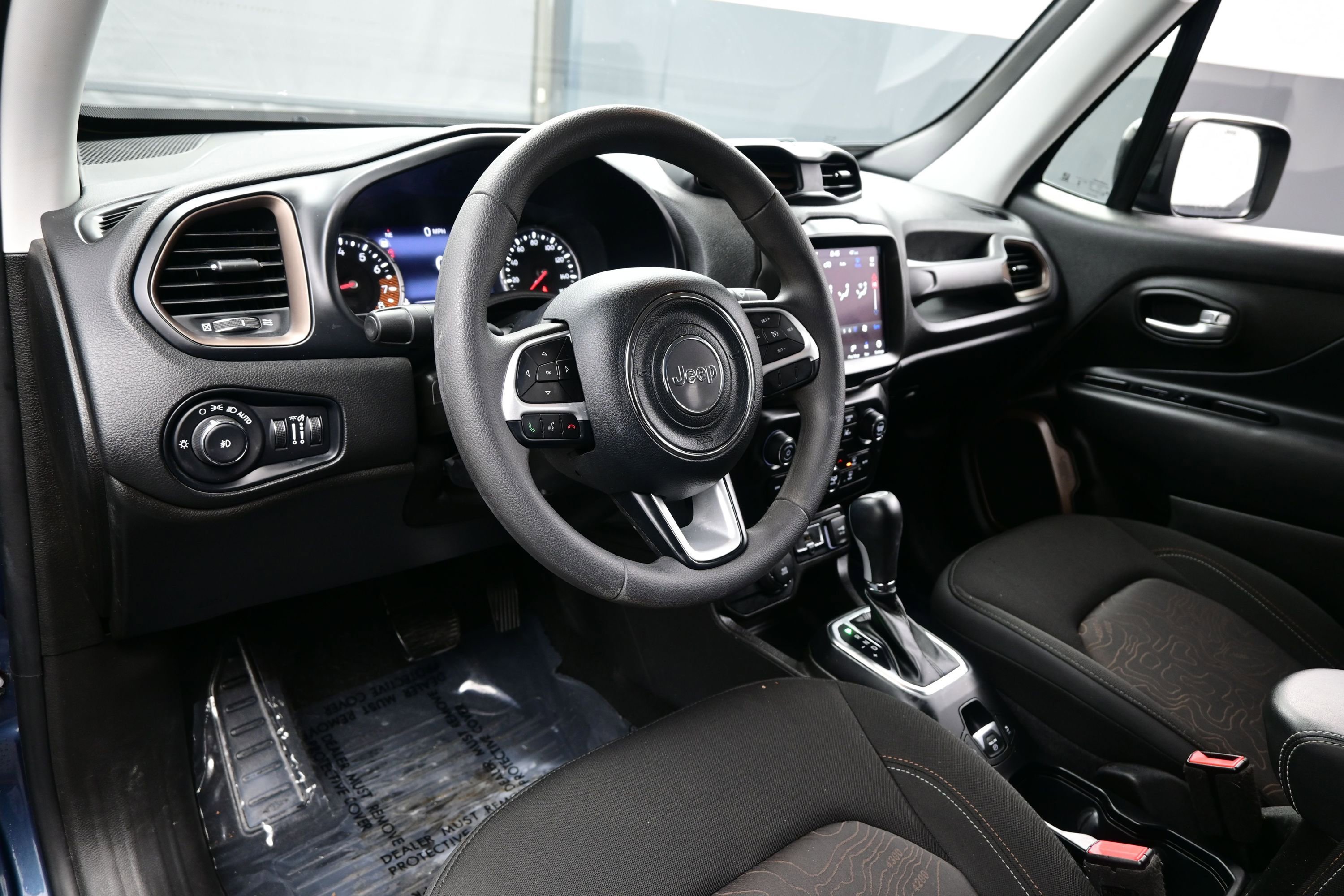 Used 2023 Jeep Renegade Latitude AWD/4WD image 11