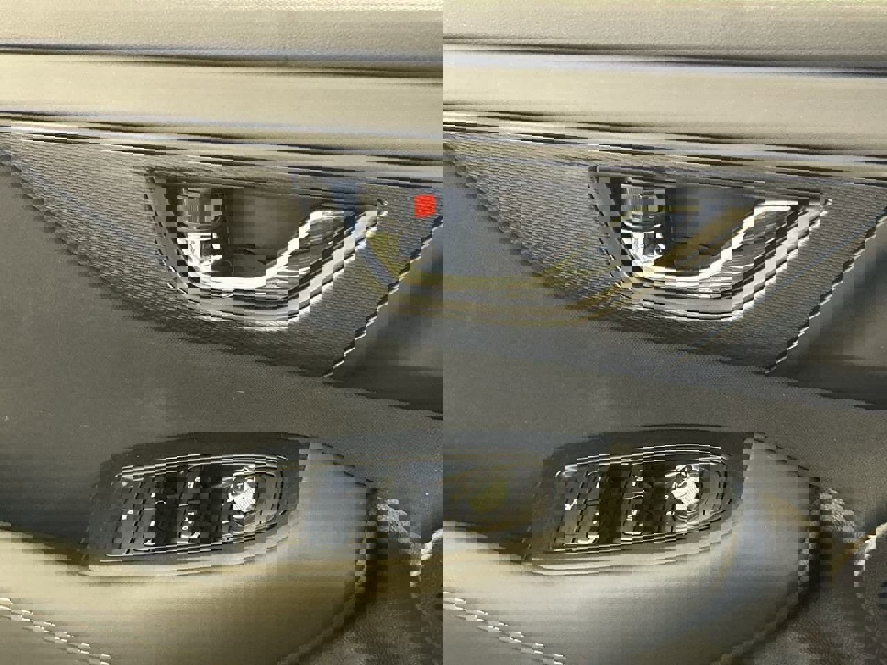 Used 2025 Subaru Outback Premium image 17