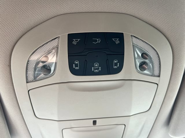 Used 2024 Chrysler Pacifica Touring-L FWD image 30