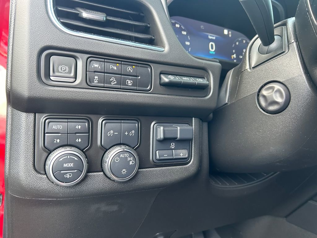 Used 2023 Chevrolet Suburban High Country image 21