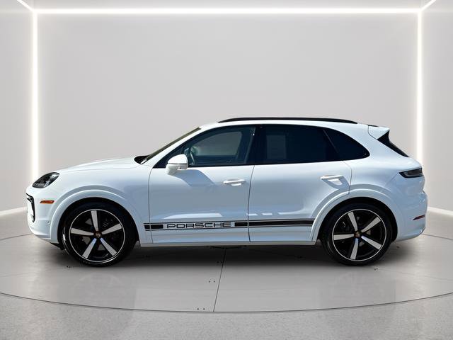 Used 2025 Porsche Cayenne GTS image 2