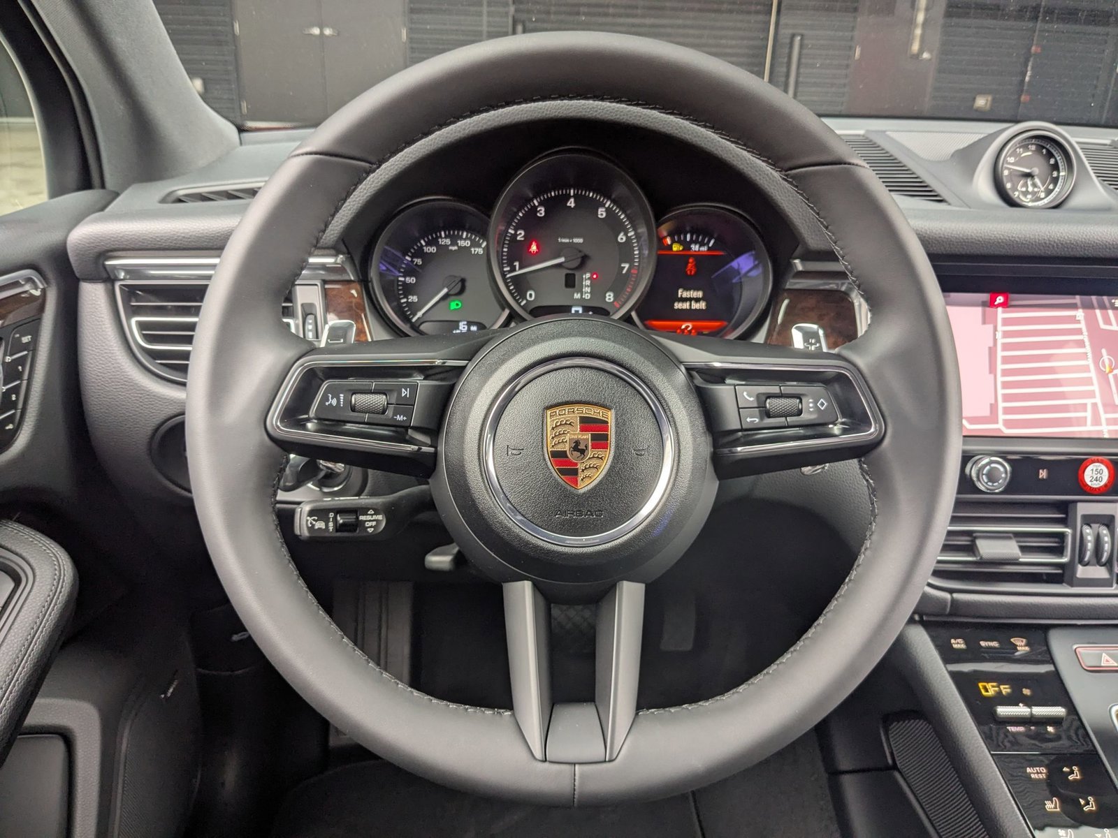 Used 2025 Porsche Macan image 15